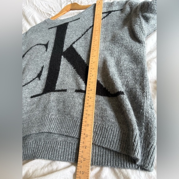 Calvin Klein women’s XL knit sweater grey big logo lightweight pullover - Picture 6 of 9